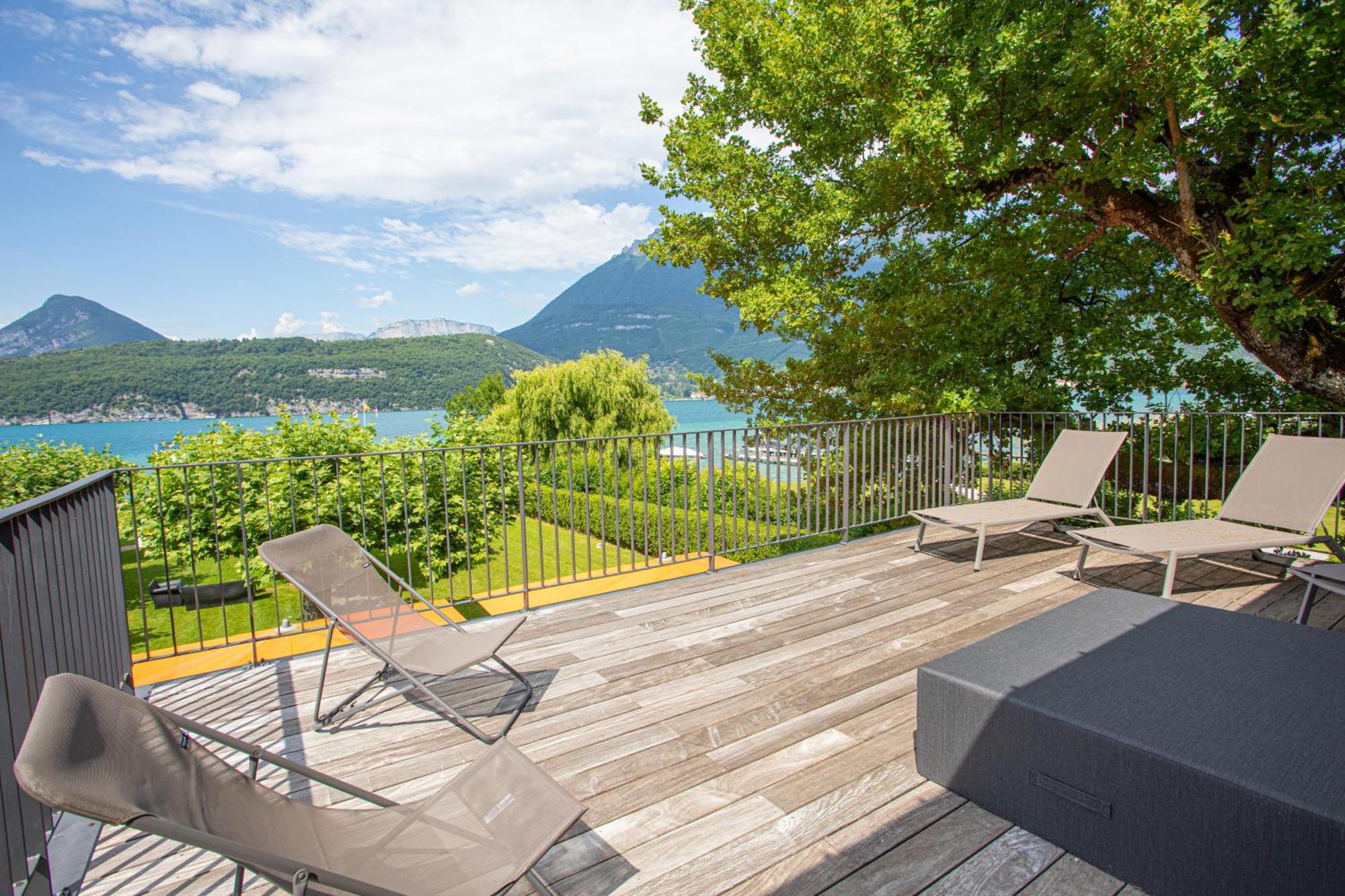 Le Petit Letraz Hotell Duingt Exteriör bild