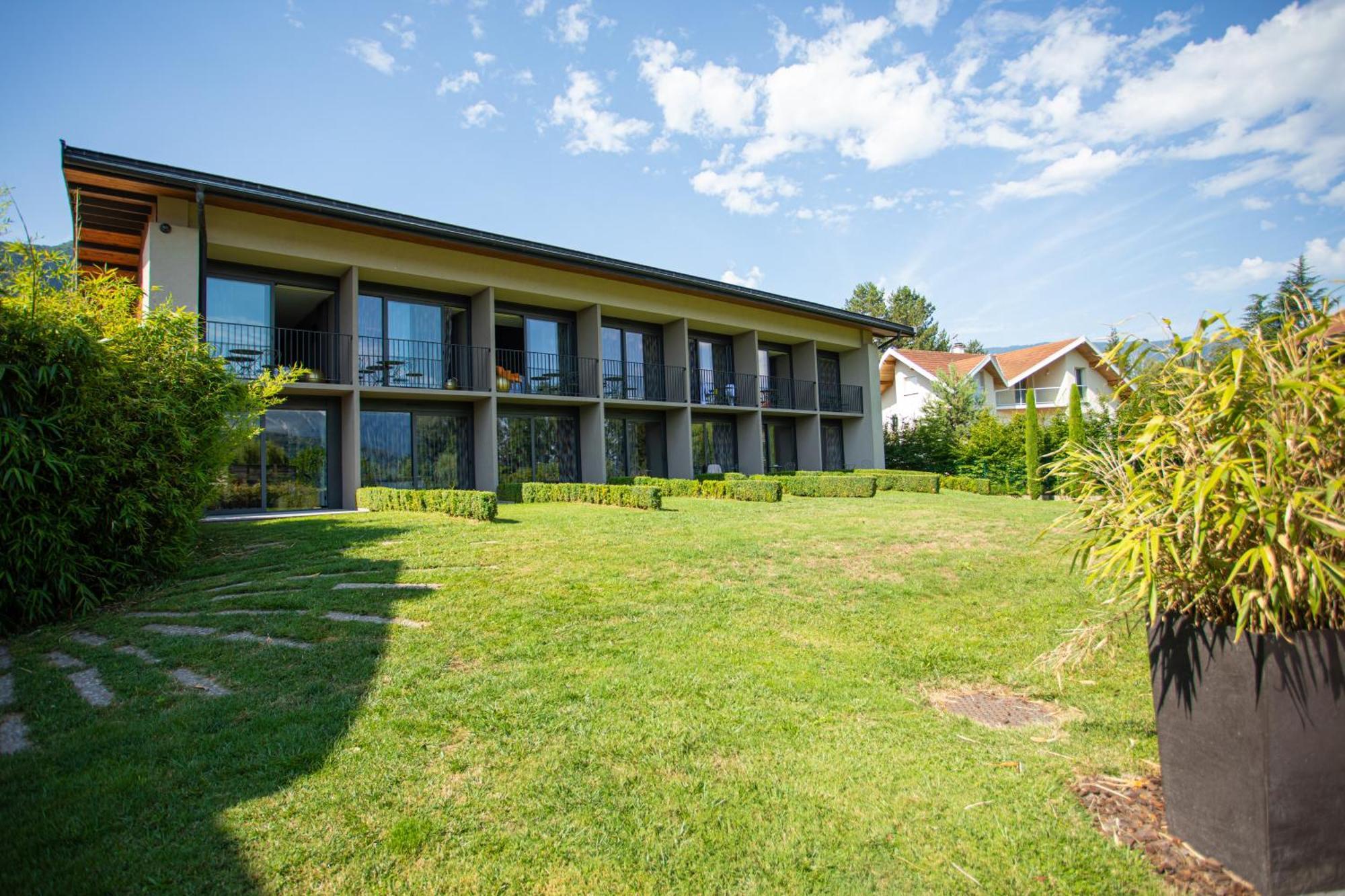 Le Petit Letraz Hotell Duingt Exteriör bild