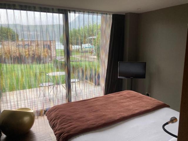Le Petit Letraz Hotell Duingt Exteriör bild
