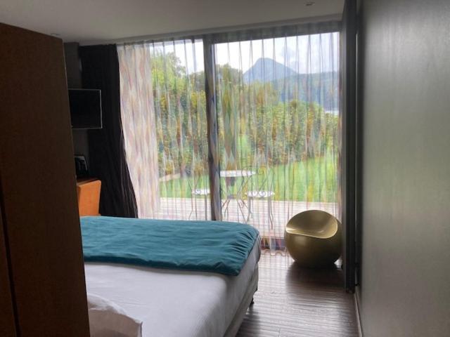 Le Petit Letraz Hotell Duingt Exteriör bild