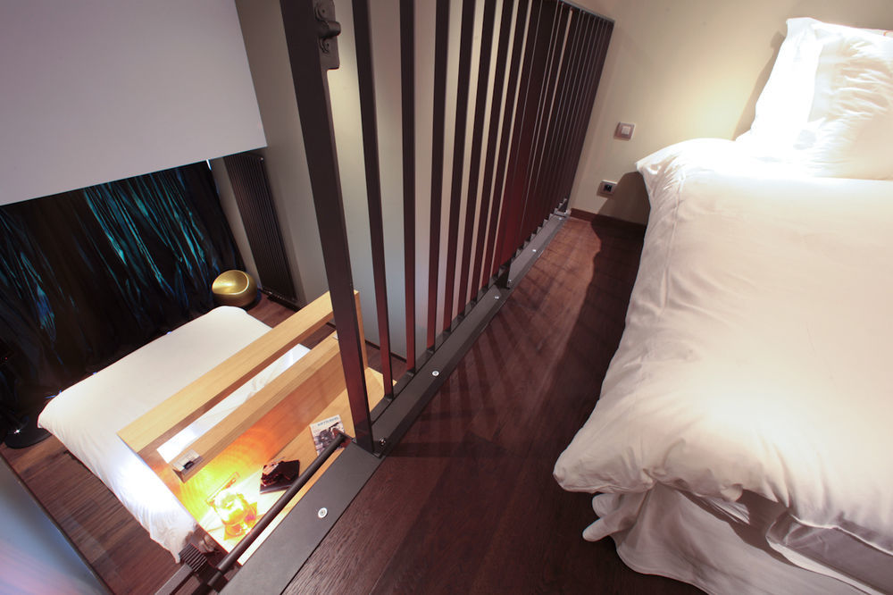 Le Petit Letraz Hotell Duingt Exteriör bild