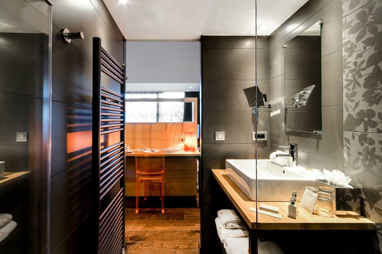Le Petit Letraz Hotell Duingt Exteriör bild
