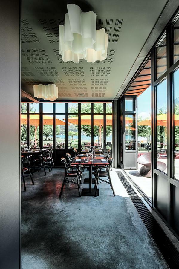 Le Petit Letraz Hotell Duingt Exteriör bild