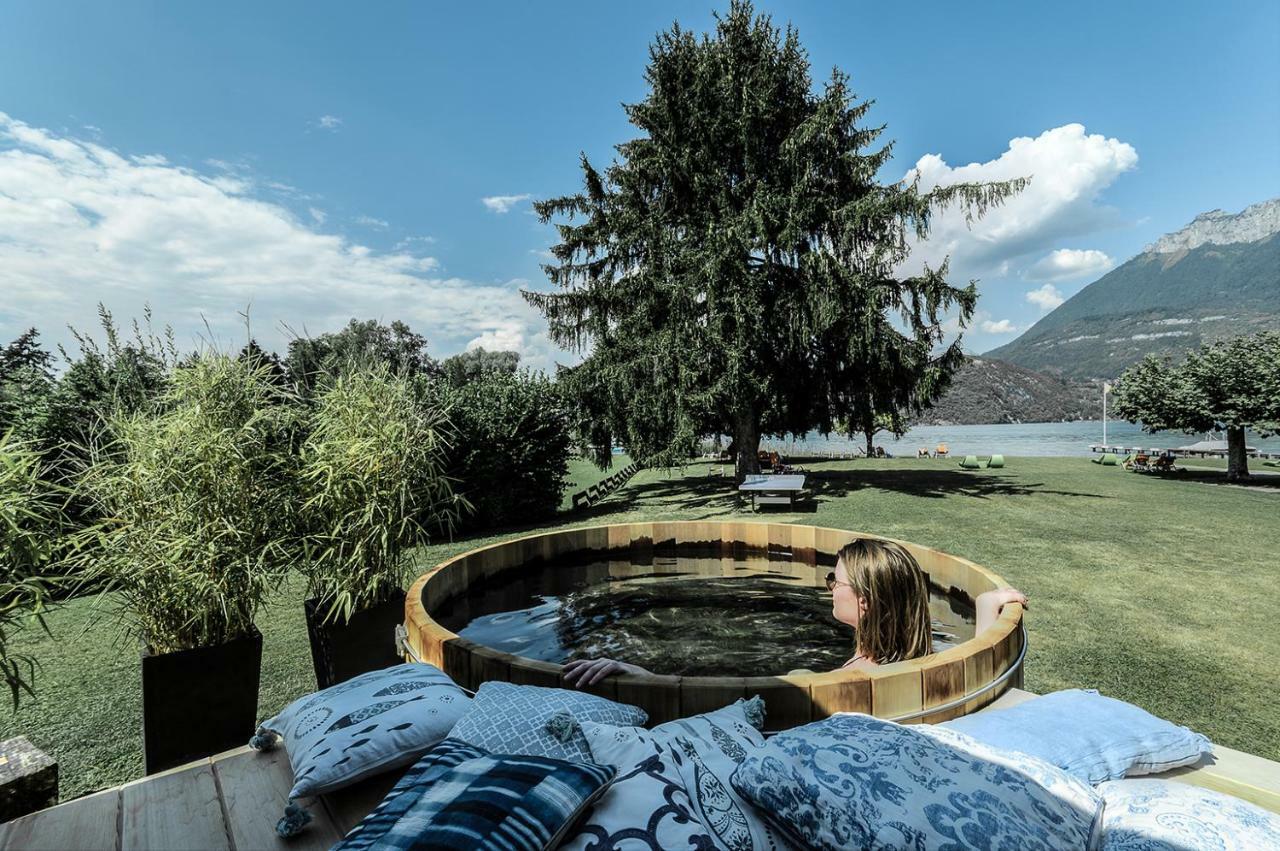 Le Petit Letraz Hotell Duingt Exteriör bild